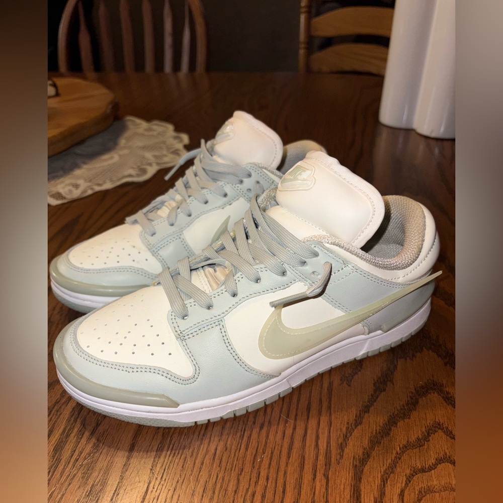 Nike Women's dunks
